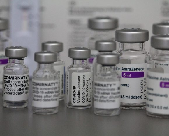 Kontroversi Astrazeneca Perihal Efek Samping yang Ditimbulkan dari Vaksin: Sebuah  Kajian dari Sudut Pandang Etika Kesehatan
